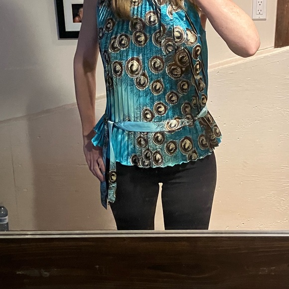 🦩3 for $30 🦩 NWT stunning floaty silky top. An absolute eye-catcher - Picture 7 of 10